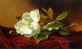 Una magnolia sobre terciopelo rojo ATC Flor romántica Martin Johnson Heade